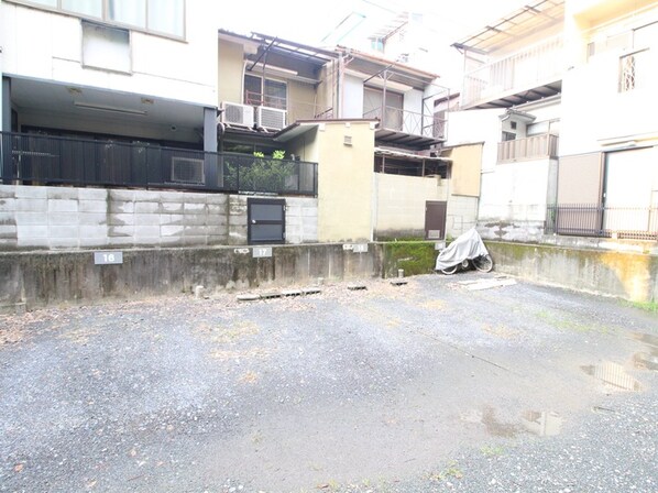 八雲マンション旧館の物件外観写真